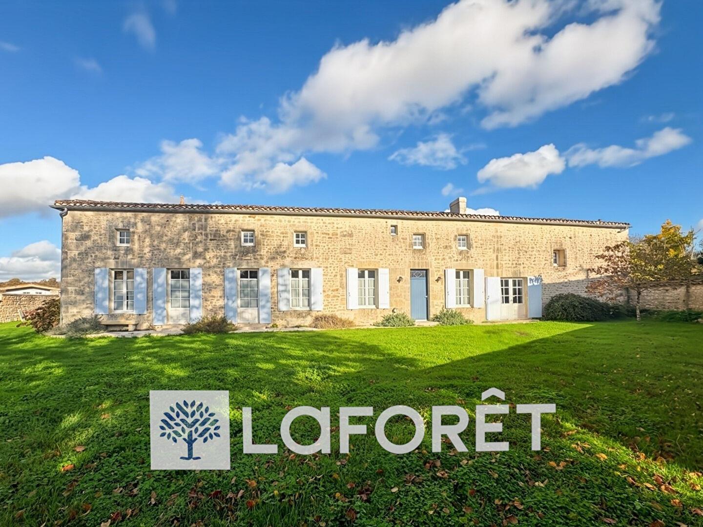 Maison à vendre, 209m², Saint-Genis-de-Saintonge