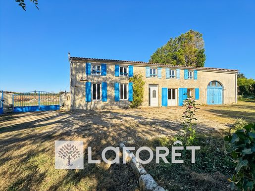 Maison 8 pièces 227 m² · à Saint-Genis-de-Saintonge · 227 m² · 252 700 €