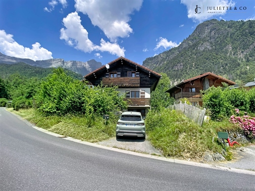 For sale Renovation-ready Chalet in Servoz with unobstructed view