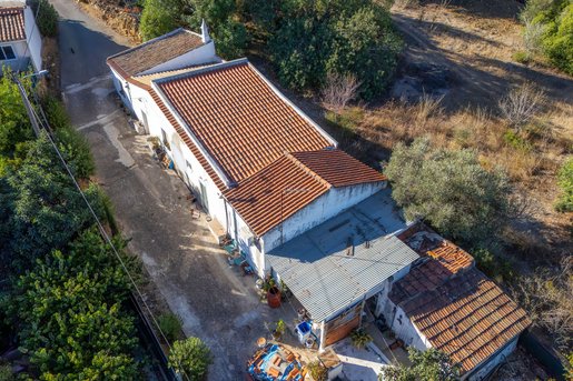 Maison T2 à Algoz avec un fort potentiel de transformation