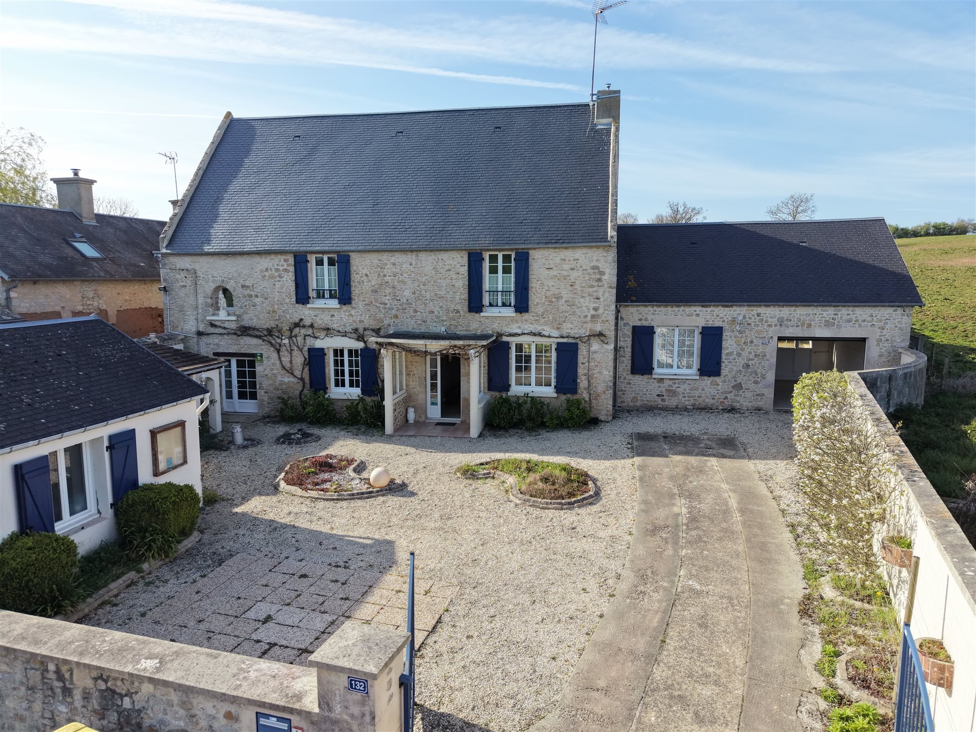 Maison 9 pièces 176 m² · à Isigny-sur-Mer · 176 m² · 422 500 €