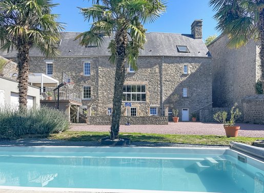 Maison 11 pièces 245 m² · à Coutances · 245 m² · 598 000 €