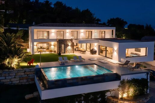 Maison 8 pièces 410 m² · à Roquebrune-sur-Argens · 410 m² · 5 850 000 €