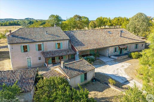 2 pièces 200 m² · à Villeréal · 200 m² · 371 000 €