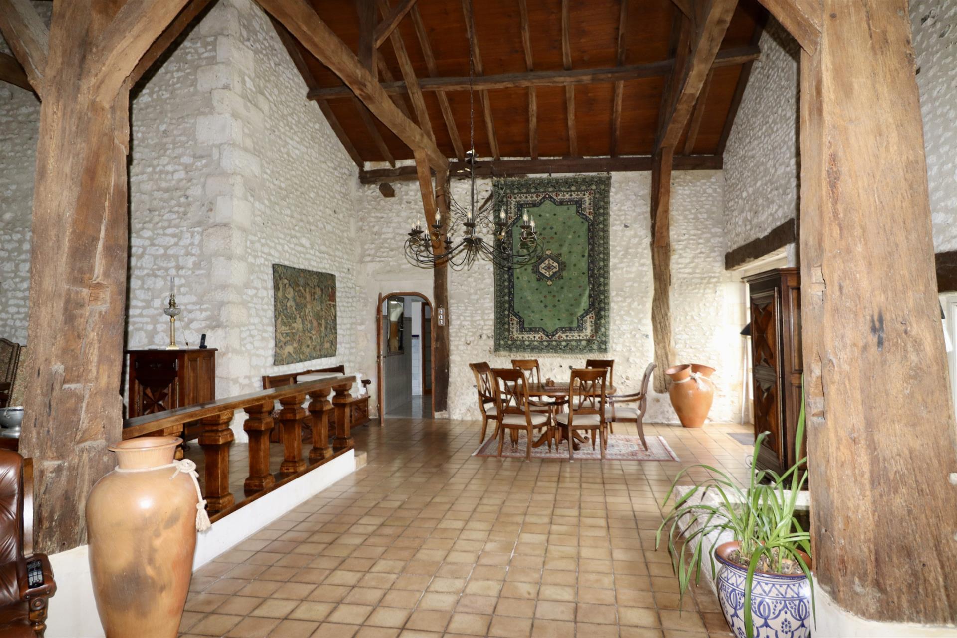 Maison à vendre, 460m², Saintes