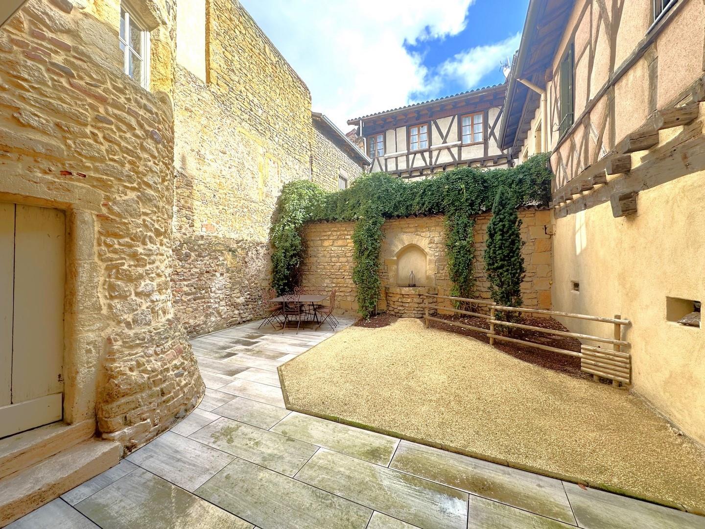 Maison à vendre, 183m², Charlieu