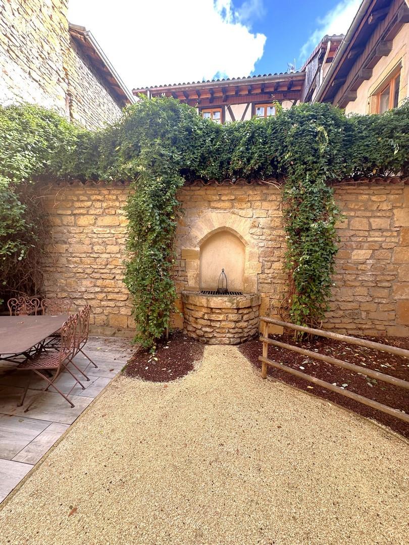 Maison à vendre, 183m², Charlieu