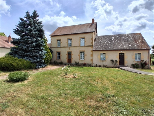 Maison 10 pièces 260 m² · à Dompierre-sur-Besbre · 260 m² · 270 000 €