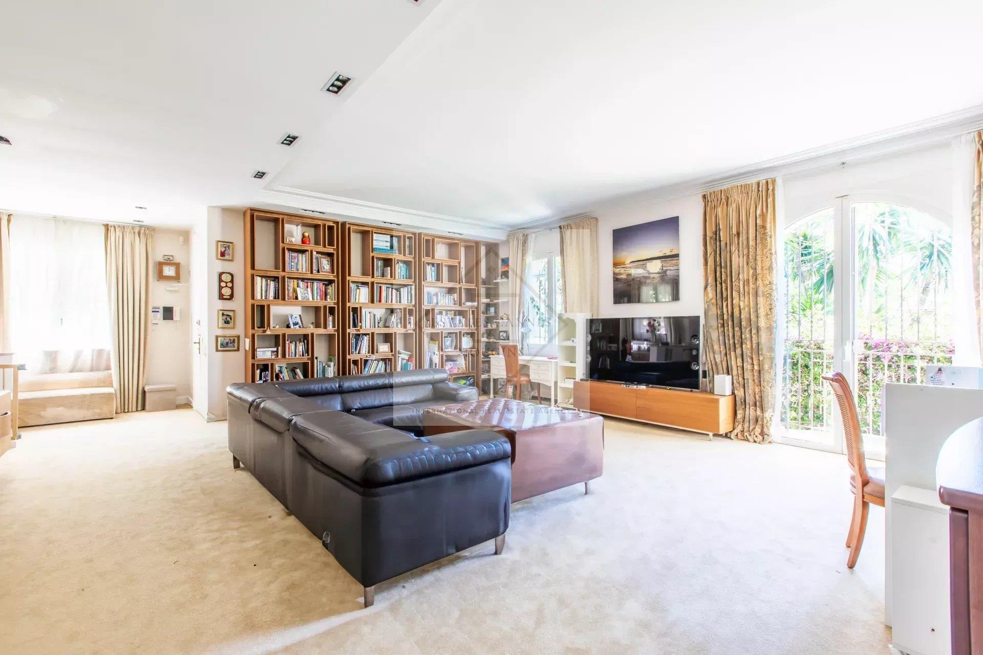 Maison à vendre, 247m², Antibes