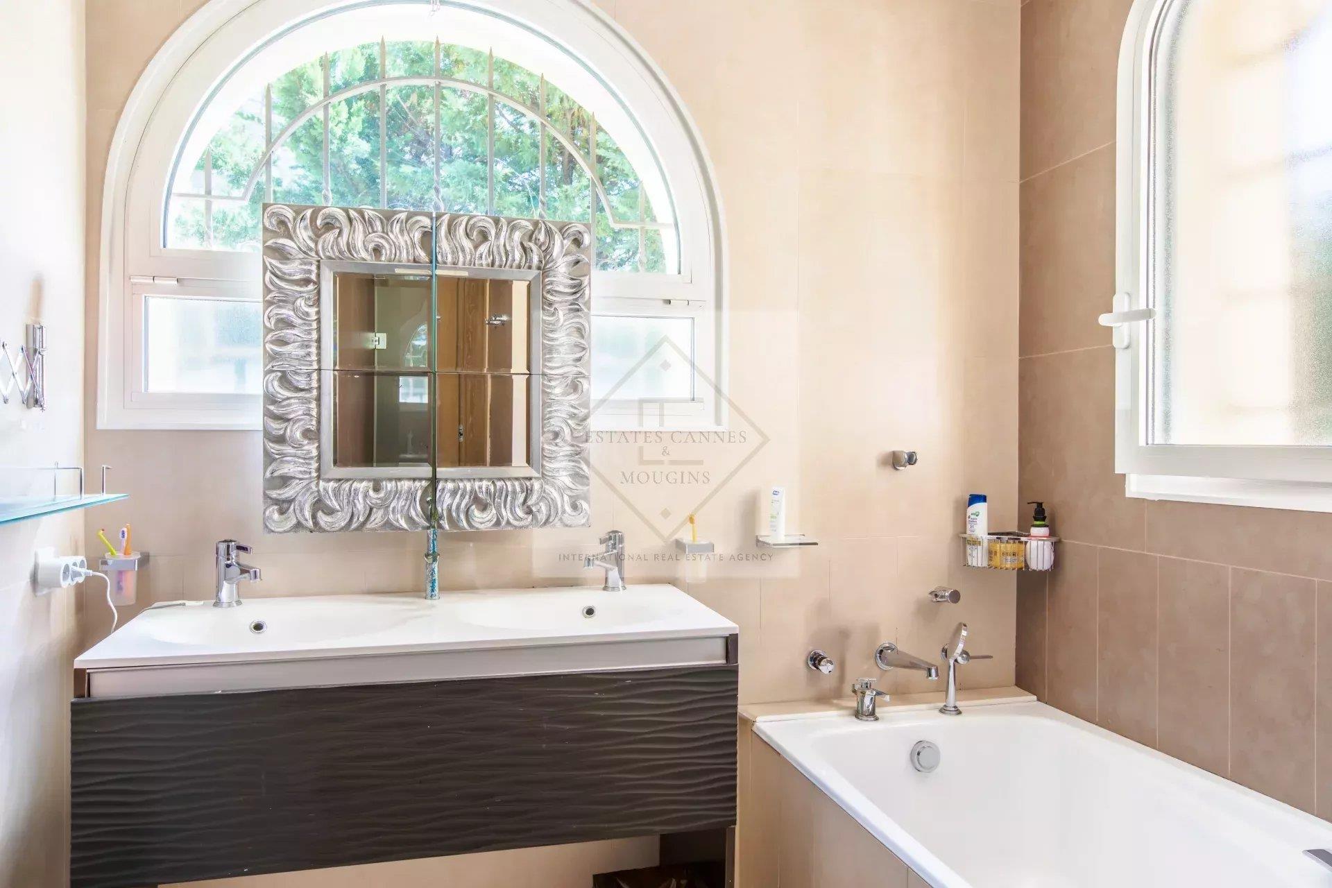 Maison à vendre, 247m², Antibes