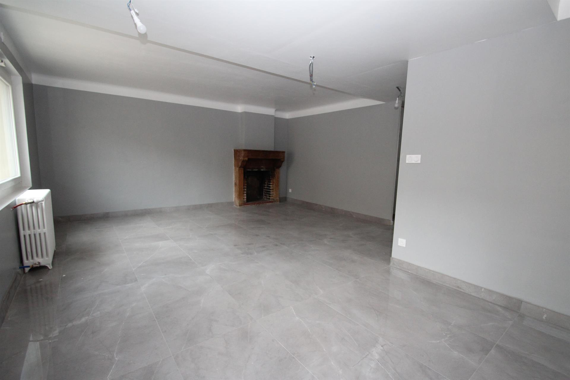 Maison à vendre, 201m², Lucenay-lès-Aix