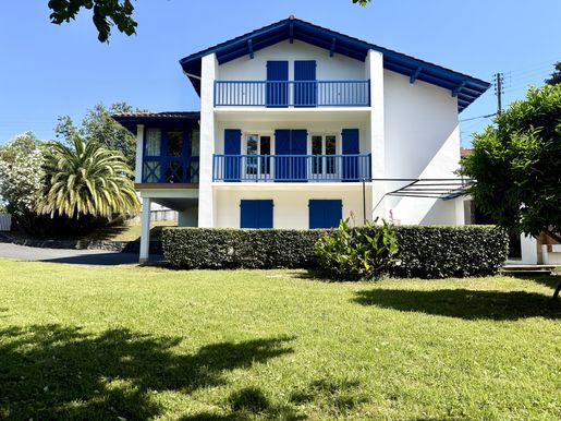 Maison 6 pièces 178 m² · à Urrugne · 178 m² · 749 000 €