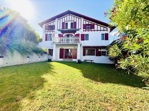 Maison 7 pièces 158 m² · à Saint-Jean-de-Luz · 158 m² · 1 470 000 €
