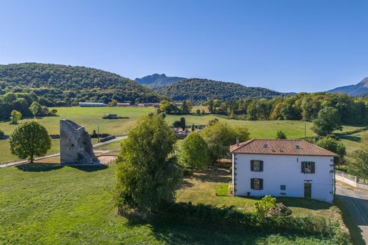 Maison 6 pièces 139 m² · à Estadens · 139 m² · 250 000 €