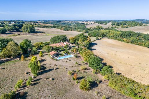 Maison 7 pièces 360 m² · à Madaillan · 360 m² · 598 500 €