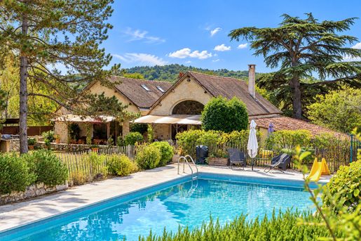 Maison 7 pièces 212 m² · à Cahors · 212 m² · 493 500 €
