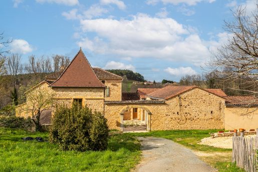 Maison 10 pièces 201 m² · à Loubejac · 201 m² · 325 000 €
