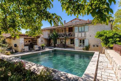 Maison 4 pièces 161 m² · à Beaumont-de-Lomagne · 161 m² · 365 000 €