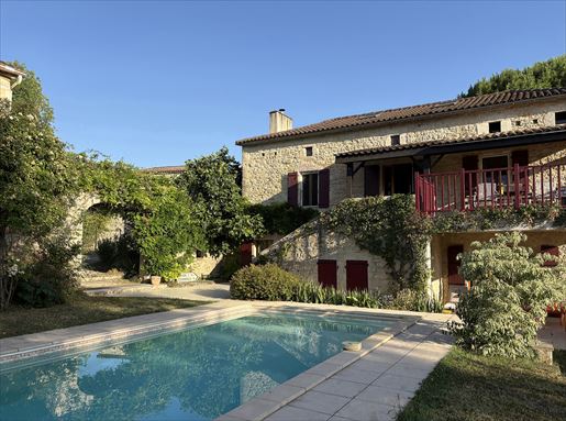 Maison 8 pièces 160 m² · à Mauroux · 160 m² · 415 000 €
