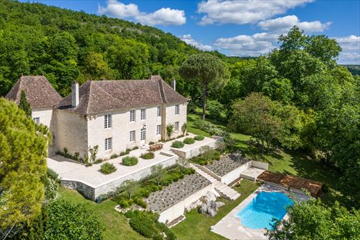 Maison 9 pièces 1000 m² · à Montcuq-en-Quercy-Blanc · 1 000 m² · 2 499 000 €