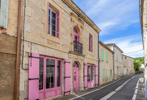 Maison 7 pièces 200 m² · à Montaigu-de-Quercy · 200 m² · 190 000 €