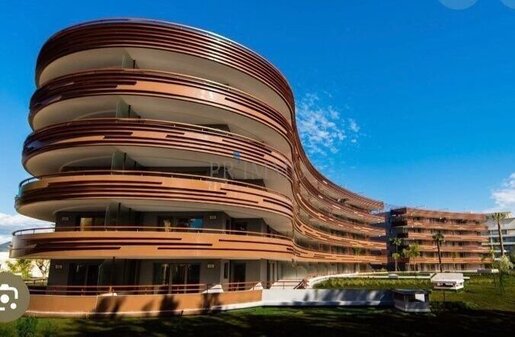 Appartement 2 pièces 48 m² · à Fréjus · 48 m² · 383 000 €