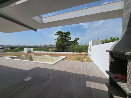 Advert pic 0
