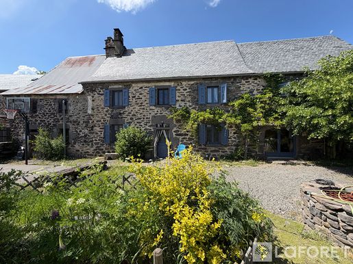 Maison 6 pièces 187 m² · à Cussac · 187 m² · 325 000 €