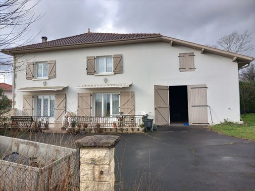 Maison 5 pièces 150 m² · à Saint-Martin-de-Hinx · 150 m² · 250 000 €