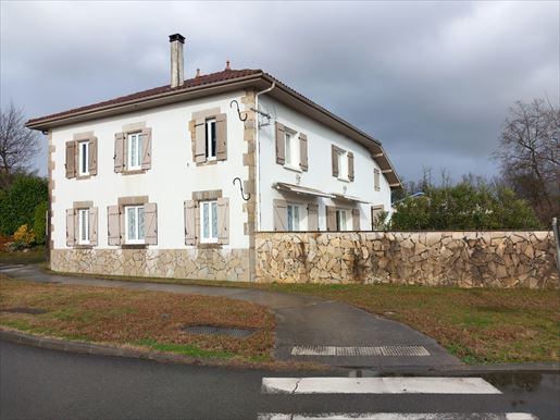 Maison 7 pièces 150 m² · à Saint-Martin-de-Hinx · 150 m² · 300 000 €