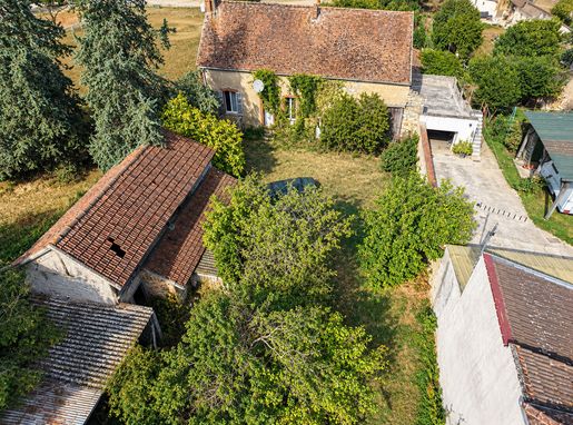 Maison 7 pièces 290 m² · à Varennes-sur-Seine · 290 m² · 120 000 €