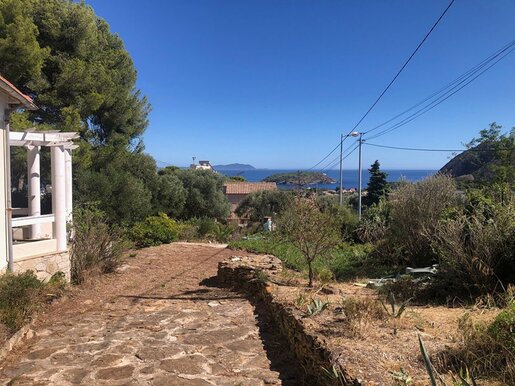 Terrain 81 m² · à La Ciotat · 81 m² · 1 260 000 €