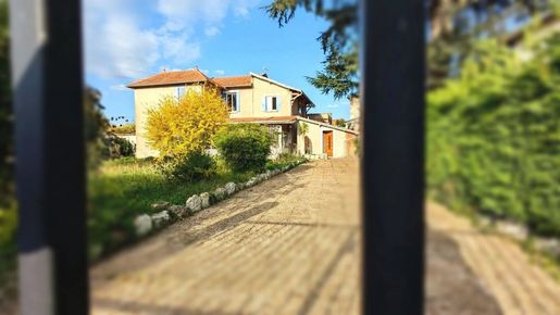 Maison 10 pièces 207 m² · au Passage · 207 m² · 220 000 €