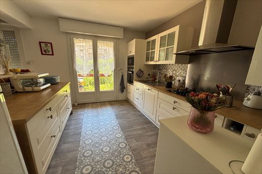 Appartement 3 pièces 80 m² · à Sarlat-la-Canéda · 80 m² · 192 600 €
