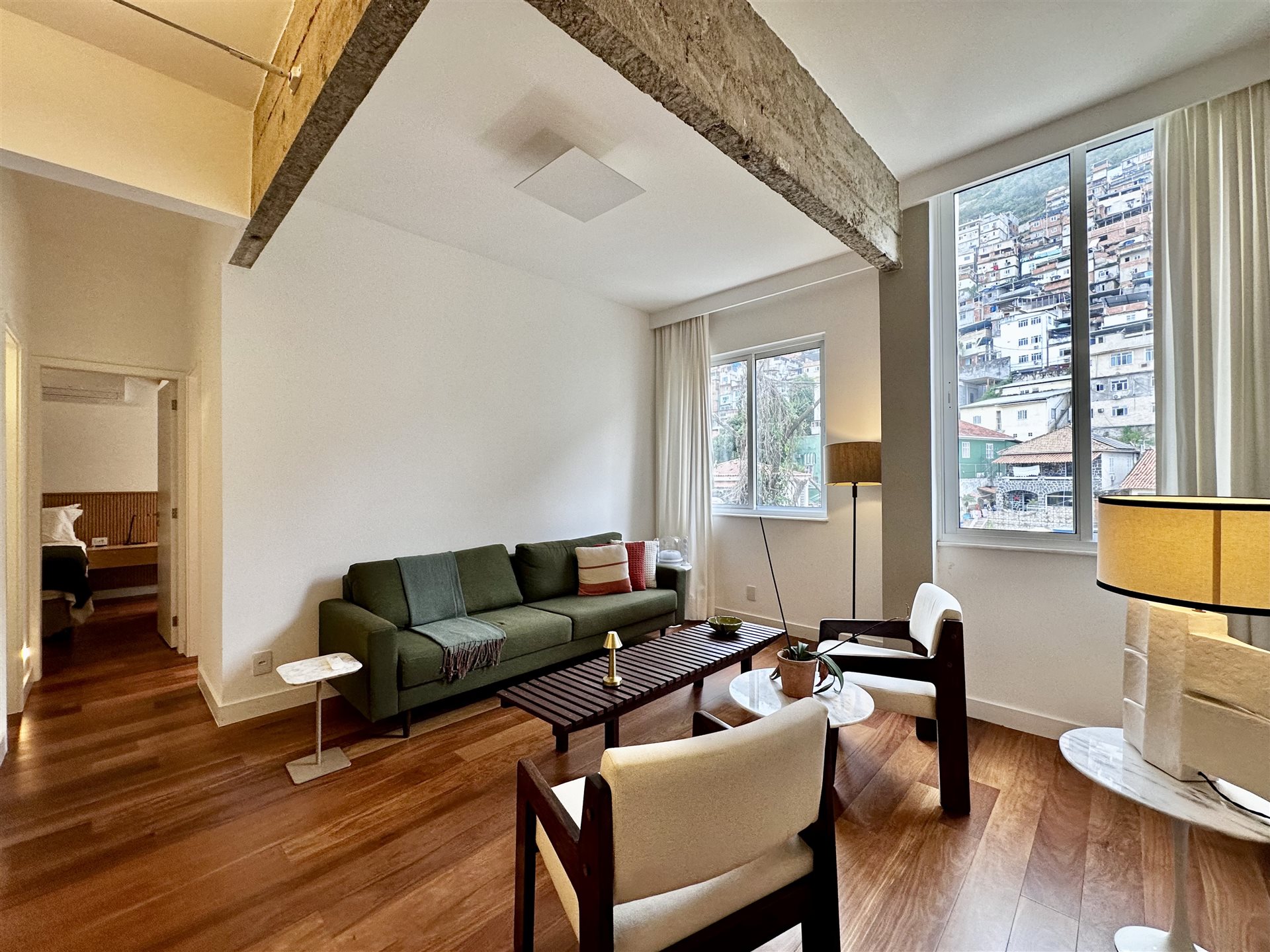 Apartamento renovado e moderno em Copacabana