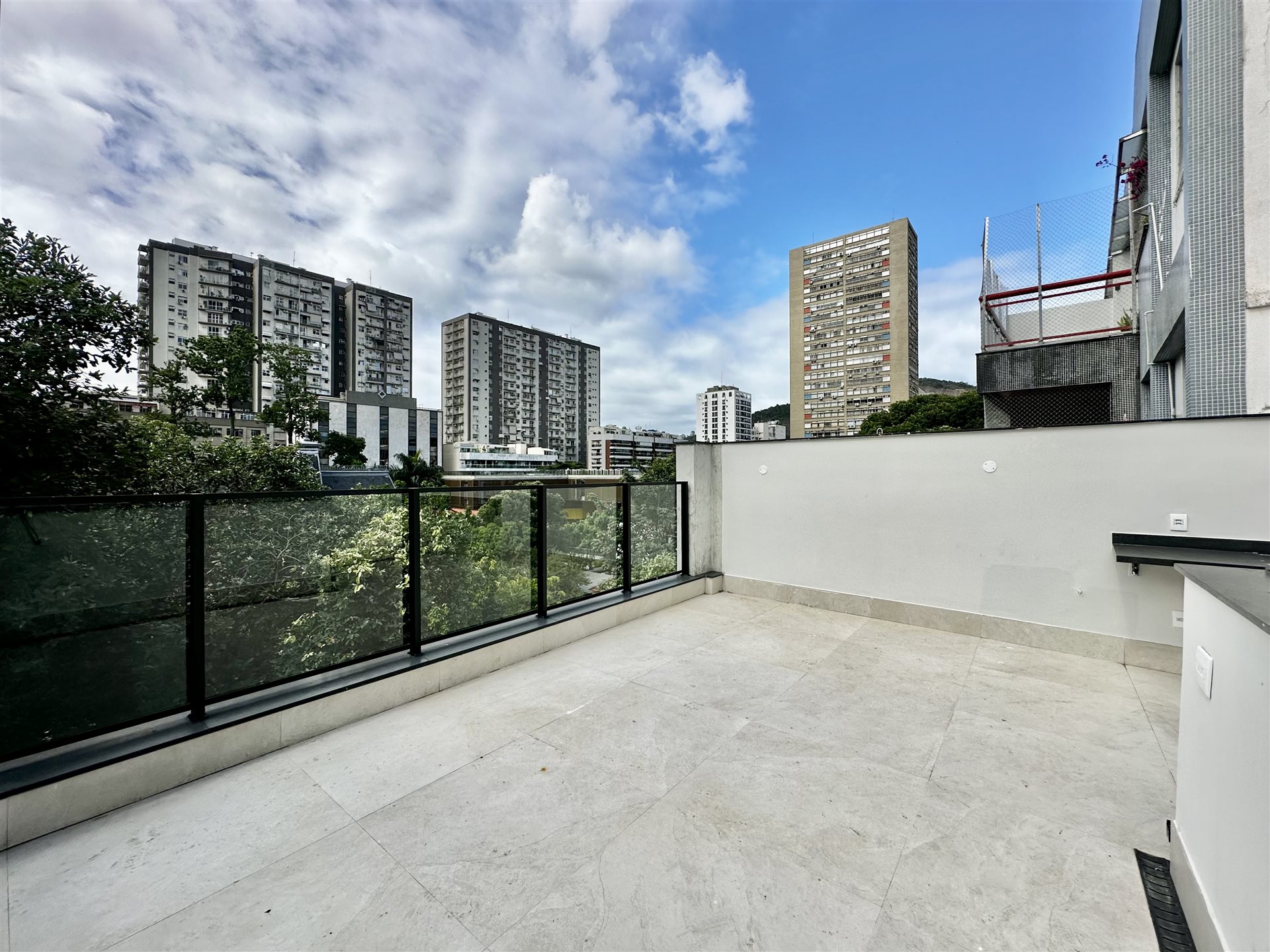 Loft duplex com espaço externo na Casa Mariana
