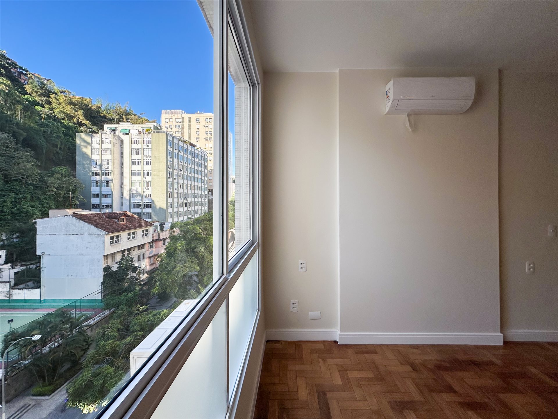 Apartamento Espaçoso Renovado em Ipanema