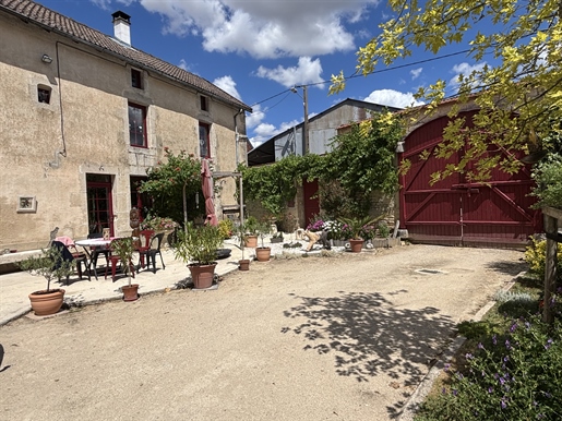 Maison 7 pièces 190 m² · à Ampilly-le-Sec · 190 m² · 266 060 €