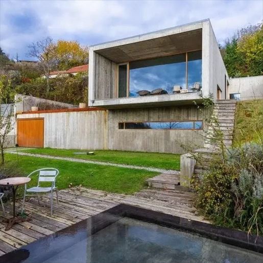 Advert pic 0
