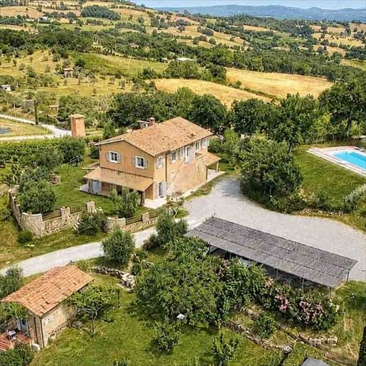 Családi ház eladó Mancianóban, a Toscana Maremma szívében