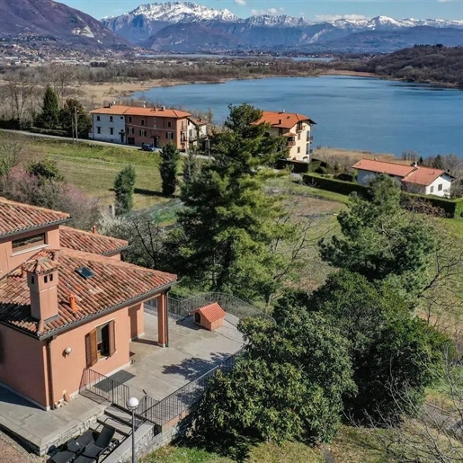 Advert pic 0
