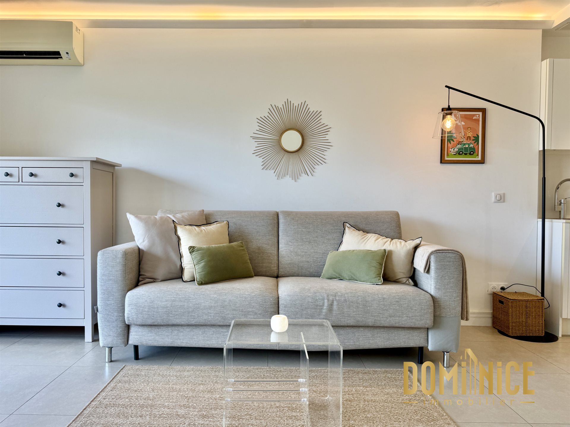 Superb studio apartment with a terrace, 8 m², completely quiet and south-facing - Więcej