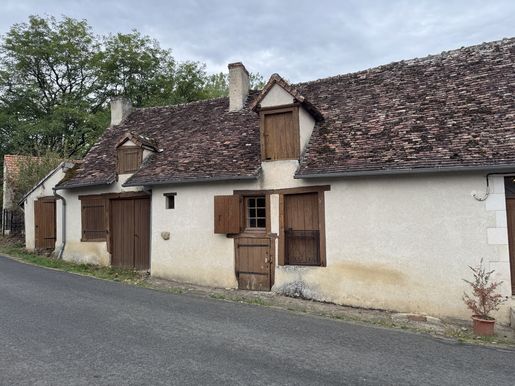 Maison 3 pièces 84 m² · à Thollet · 84 m² · 40 000 €