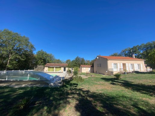 Maison 8 pièces 190 m² · à Caylus · 190 m² · 234 000 €