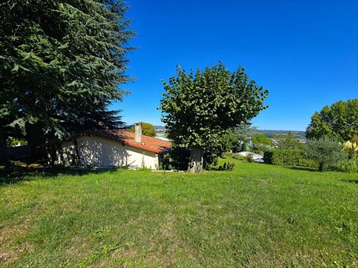 Maison 8 pièces 167 m² · à Pujols · 167 m² · 236 900 €