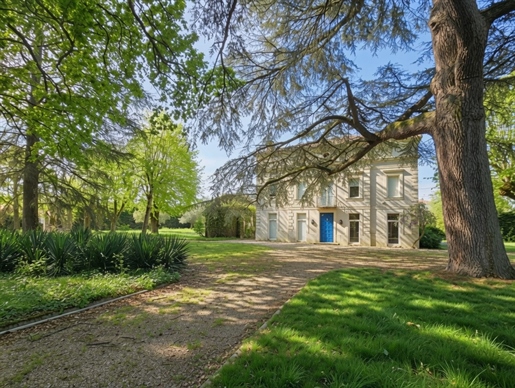 14 pièces 446 m² · à Villeneuve-sur-Lot · 446 m² · 595 000 €