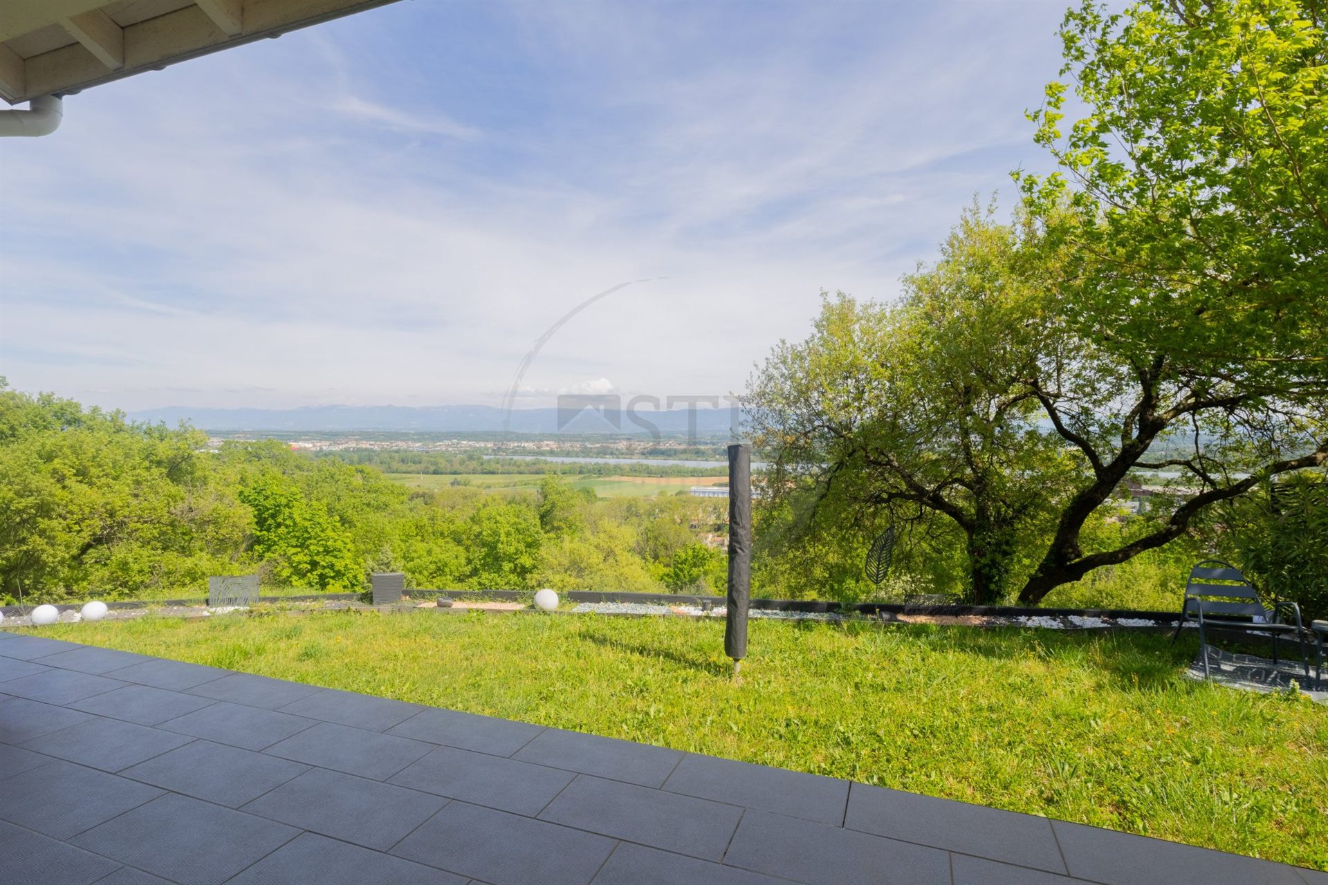 Maison à vendre, 136m², Charmes-sur-Rhône