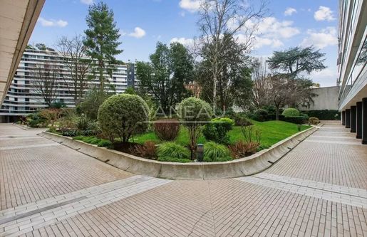 Appartement 3 pièces 80 m² · à Paris 16ème · 80 m² · 1 140 000 €
