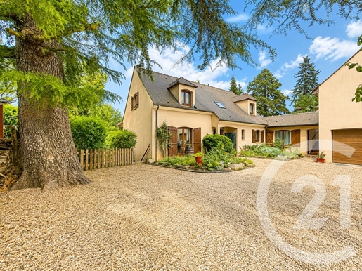 Maison 6 pièces 197 m² · à Thoiry · 197 m² · 551 000 €