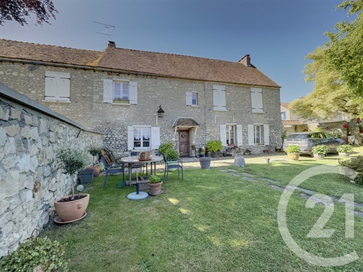 Maison 5 pièces 158 m² · à Montainville · 158 m² · 395 000 €